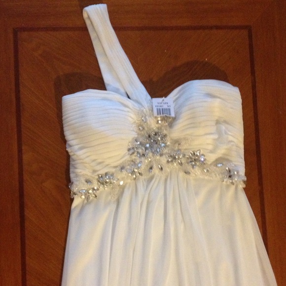 Dress - Picture 2 of 3