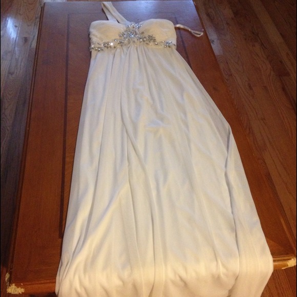 Dress - Picture 3 of 3
