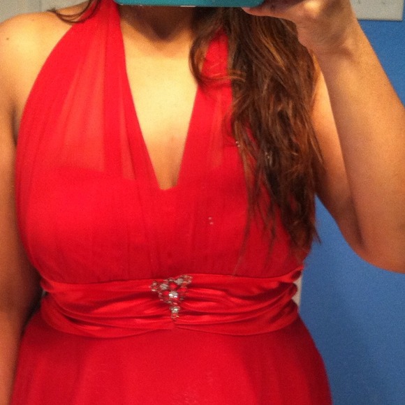 ❤Stunning red party dress- ✨PRICE REDUCED✨ - Picture 2 of 3