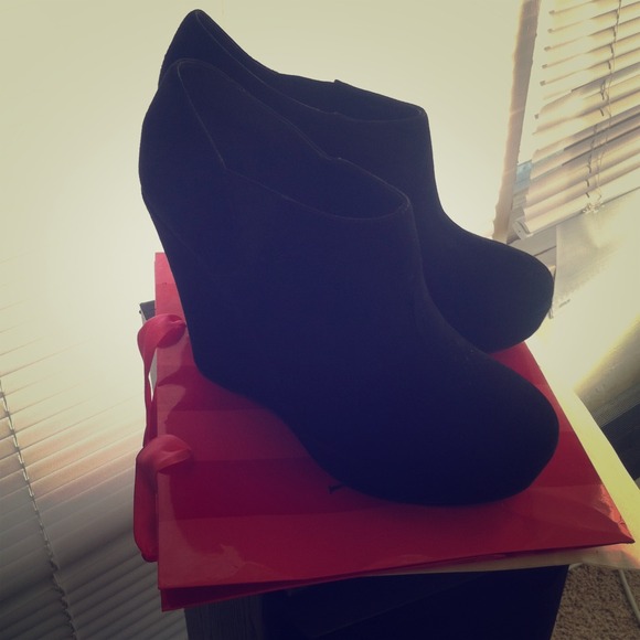 Brigitte bailey bootie wedge
