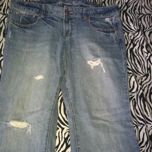 American Eagle boyfriend cut jeans !!