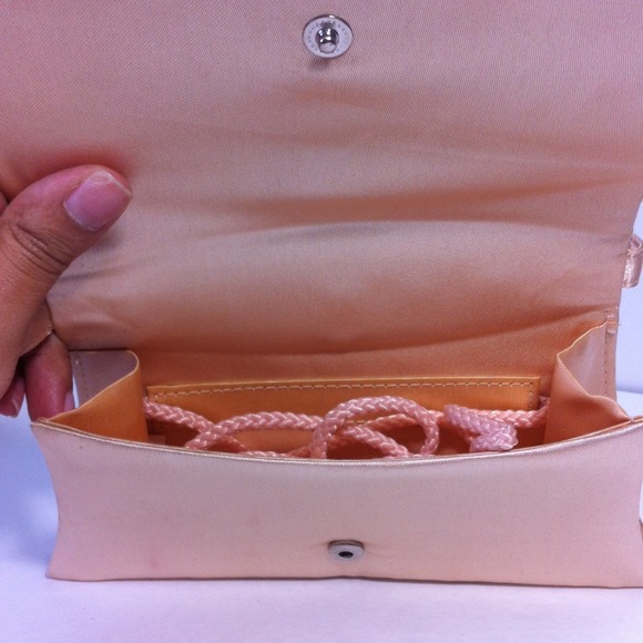 🔴Satin clutch - Picture 3 of 3
