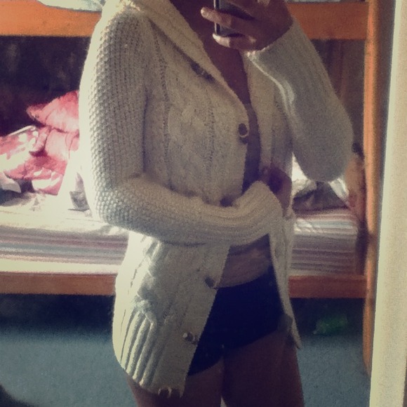 BRAND NEW. Cute sweater.