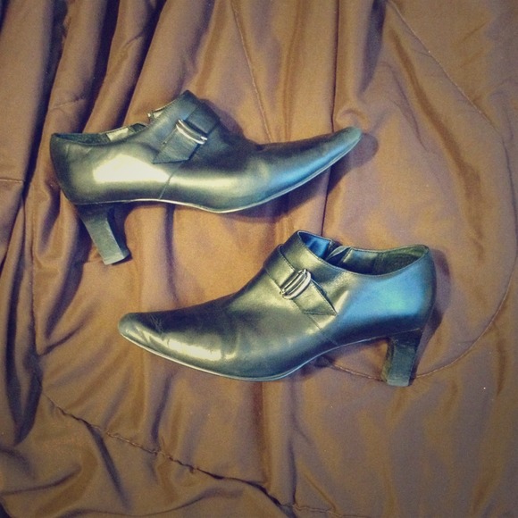 Luxury Claiborne ankle boots.