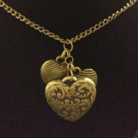 119N - Dangling Heart Necklace