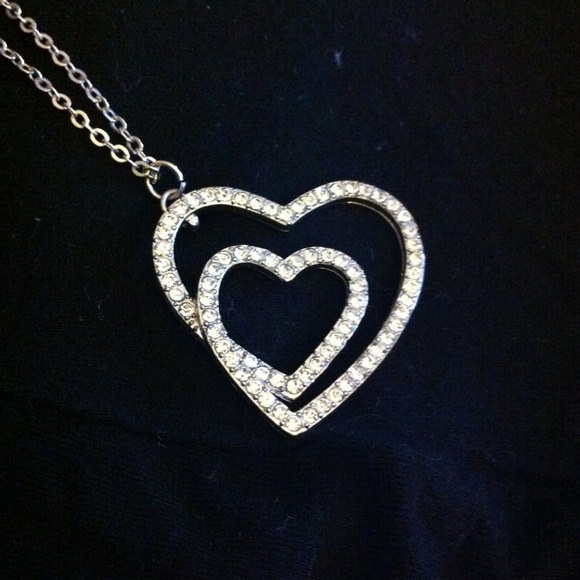@@SOLD@@Rhinestone Double Heart Necklace NWOT