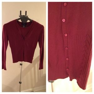 🚫Sold in bundle Garnet cardigan