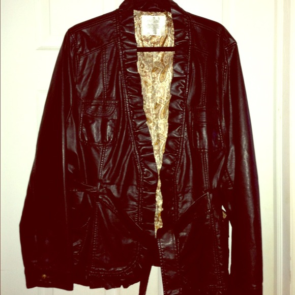 Super cute and chic faux leather jacket