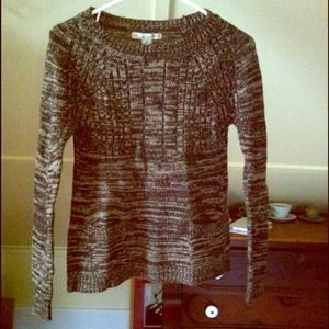 Marbled brown sweater with front pockets