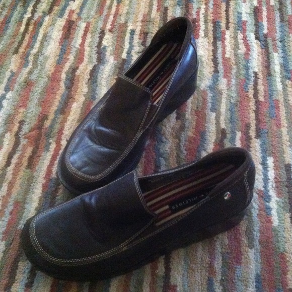 💥Reserved/Bundle💥 size 10 Tommy Hilfiger shoes