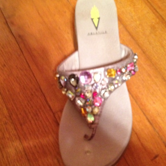 Volatile wedges