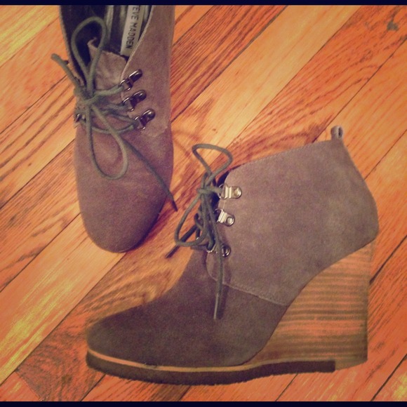 Just reduced!!! Wedge booties