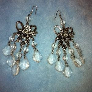 Costume jewlery - earrings