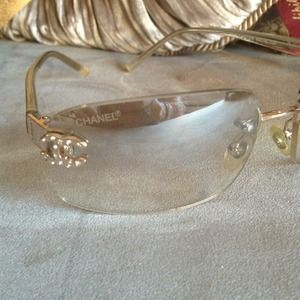 Reserved👍Chanel sunglasses for divine