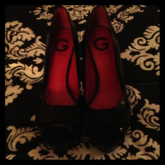 🚫SOLD 🚫G by Guess Black Patent Pumps w/ Bow 8.5