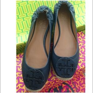 Aunthentic Tory Burch BRAND NEW