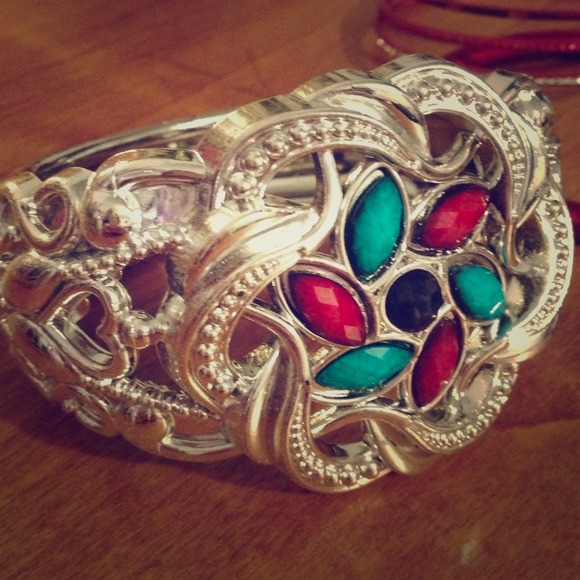 Silver Bangle w/ Teal, Black, & Maroon Stones!❤