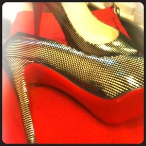 Authentic Gorgeous Louboutin pumps NEVER WORN!