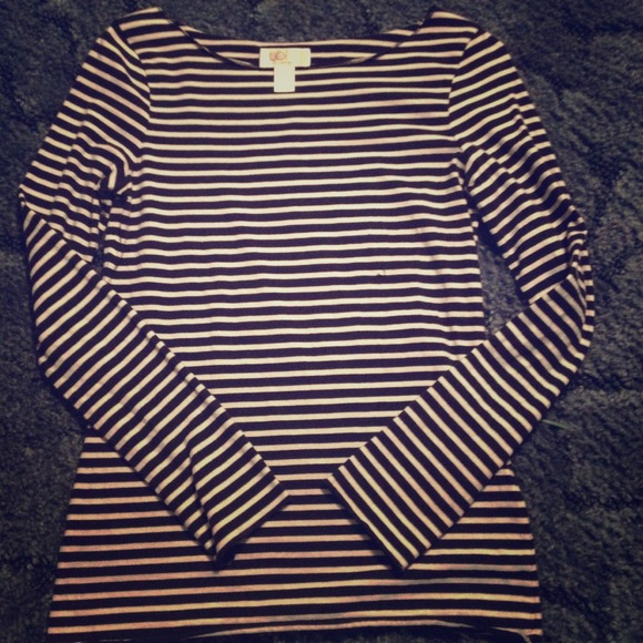 ❗REDUCED❗Black and ivory Loft shirt