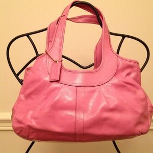 < TRADED> Pink Coach Purse