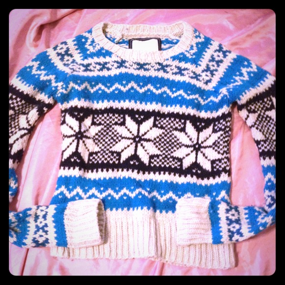 American Eagle Sweater