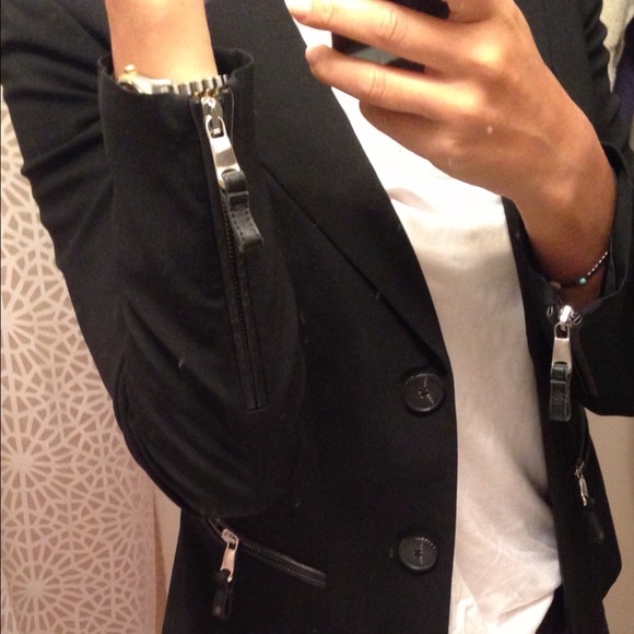Rock and Republic Tailor Made Blazer reduced!!