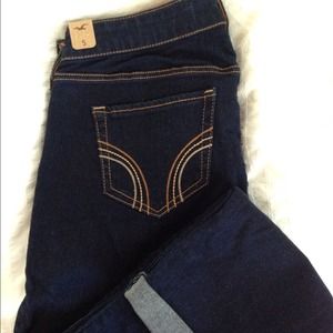 SOLD Hollister Capri pants