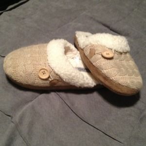 Cozy cable knit slippers