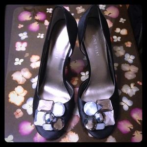 Nine West pumps. Size 6M