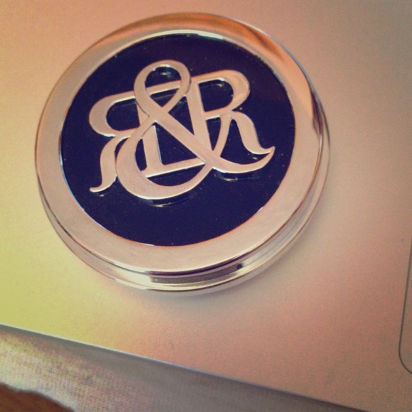 ❌SOLD❌Rock and republic eyeshadow in Emerge