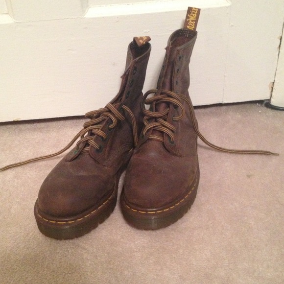 RESERVEDOriginal Dr. Martens barely worn