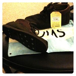 Toms size 8 mens