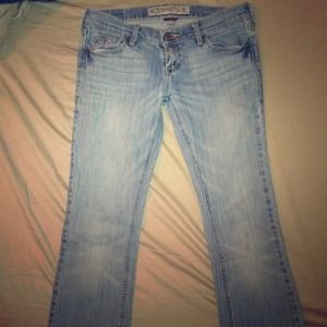 Perfect hollister jeans!