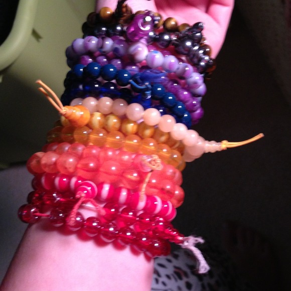 🔴SOLD🔴Stretch bracelets - Picture 2 of 4