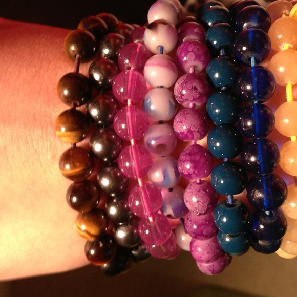 🔴SOLD🔴Stretch bracelets - Picture 3 of 4