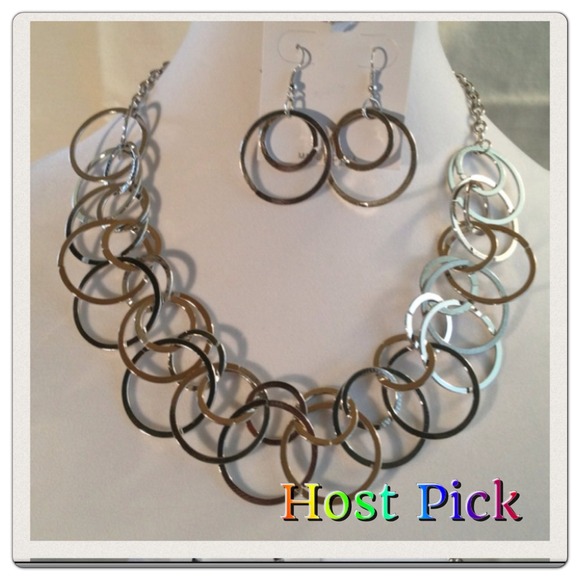 🎉Host Pick 8/24🎉 Silver-tone Circle Ring Necklac
