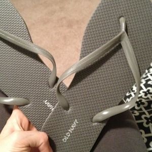 old navy flip flops