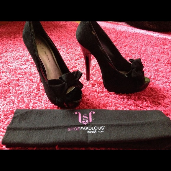 Black heels - Picture 4 of 4