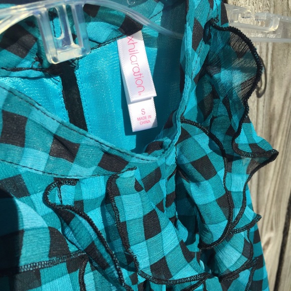 $5 Sale!! Ruffle Top! - Picture 2 of 4