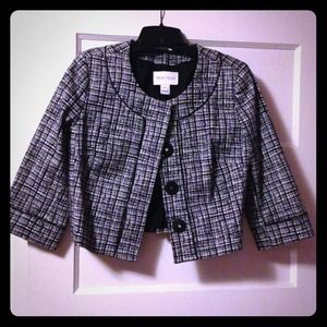 SOLD IN BUNDLE Adorable black and white jacket
