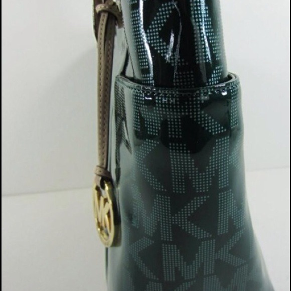 ⛔SOLD⛔ NWT Michael Kors Jet Set Emrld - Picture 3 of 4