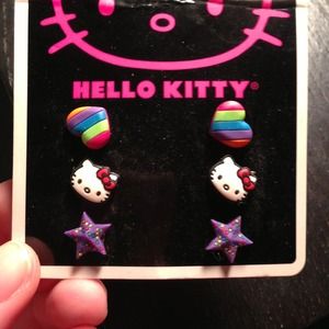 SOLD Hello kitty earrings
