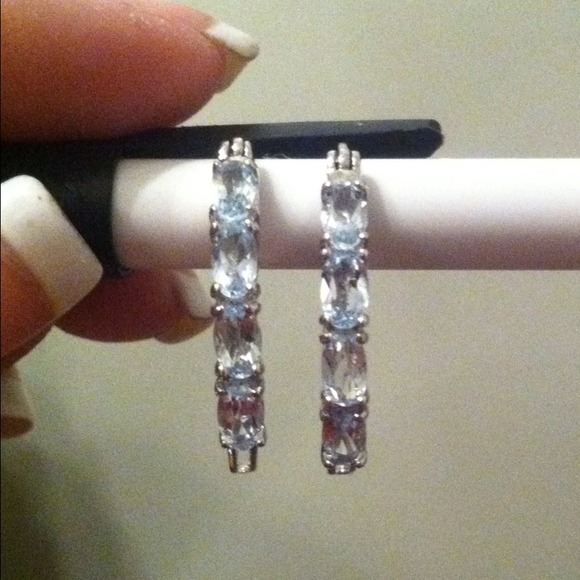 Jewelry - Hoop earrings