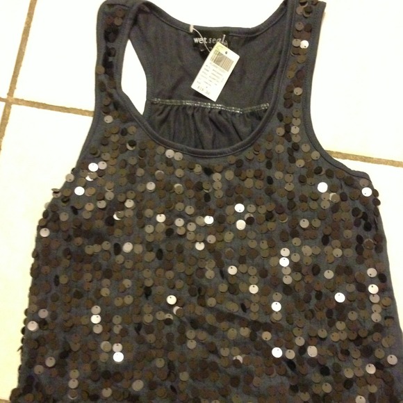 ❤SOLD IN BUNDLE ❤Sequin racer back tank - Picture 2 of 3