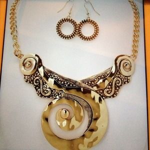 Necklace and Earrings set