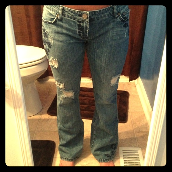 Size 4 detailed American Eagle jeans