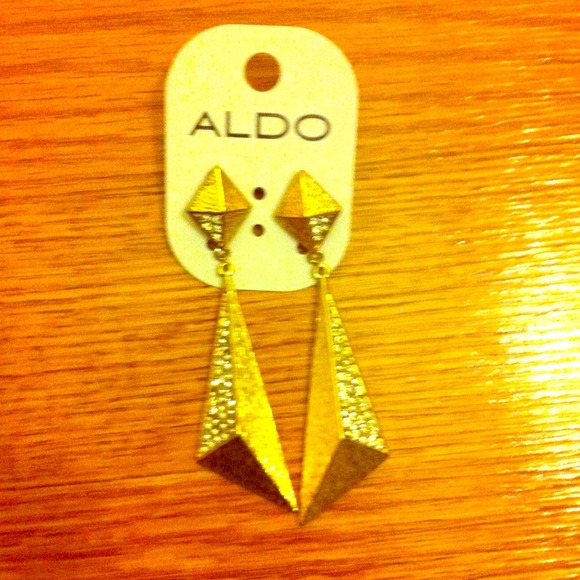 Gold earrings