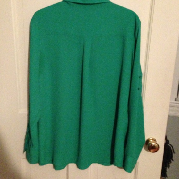 Green express button  down blouse - Picture 2 of 4