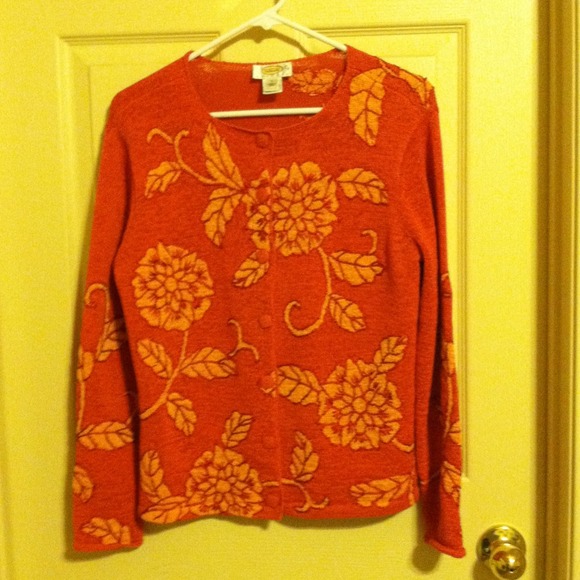 SOLD IN A BUNDLE!!! Lovely, Talbots cardigan - Picture 1 of 1