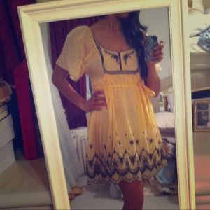 ❌SOLD❌ Forever 21 Peach Embroidered Dress